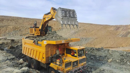 再斬千萬訂單丨柳工礦用寬體車馳騁北方礦山